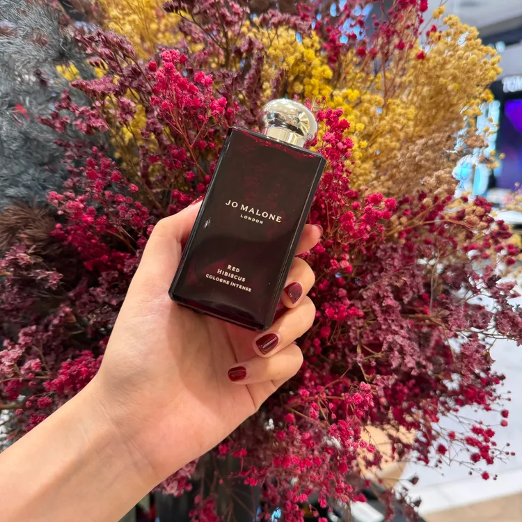 朱槿花芳醇香水2024年回歸登場，50ml／5650元、100ml／7800元。張家玲攝