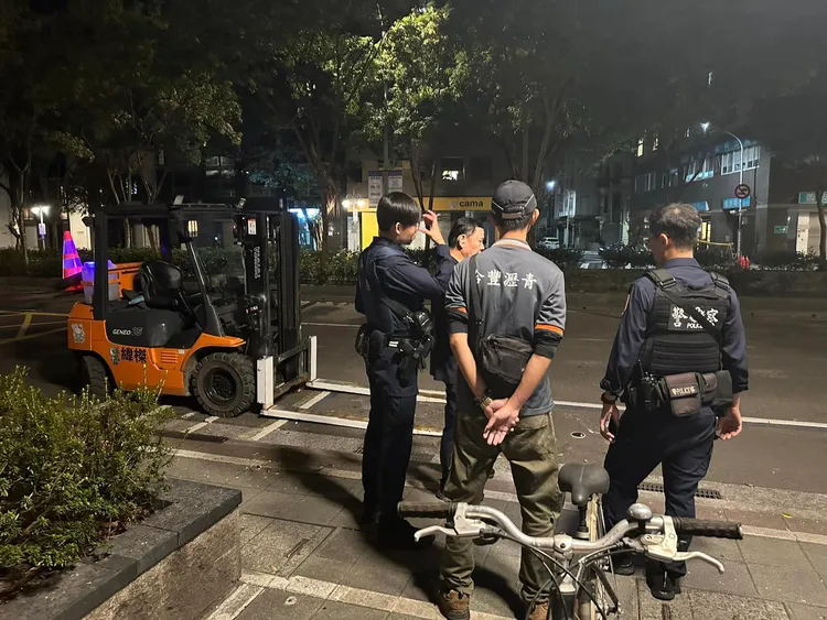 車主報警。翻攝自爆怨公社