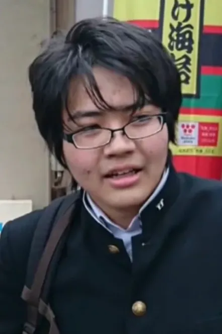 江助秀出以前的照片，看起來就是很會讀書的樣子。翻攝TikTok @ut_darlin_idol、IG @ut_darlin_idol