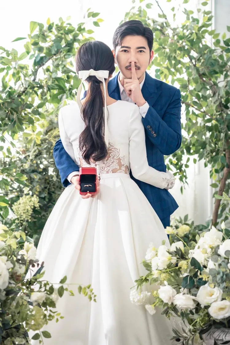 女星Apple嫁帥醫！翻攝Apple臉書