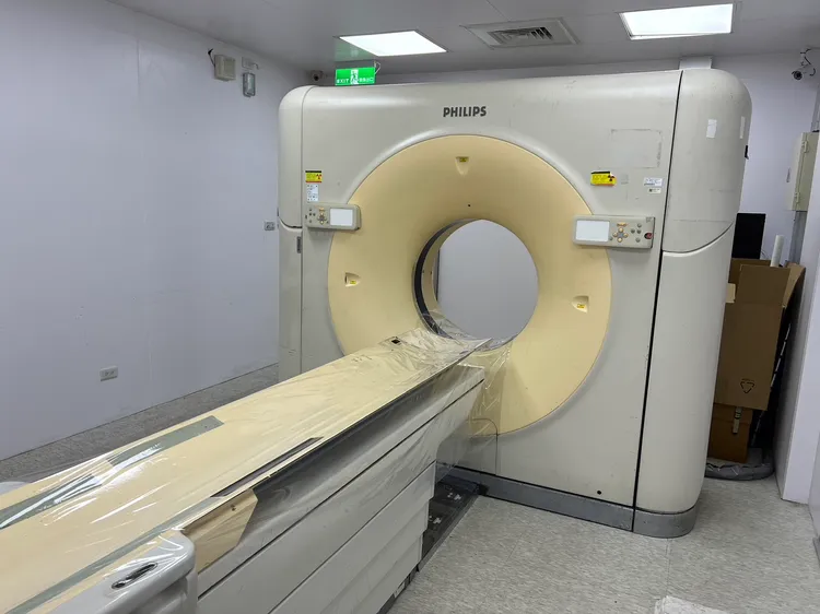 高雄市殯葬管理處第一殯儀館館解剖室已建置南區法醫影像中心。殯葬處提供