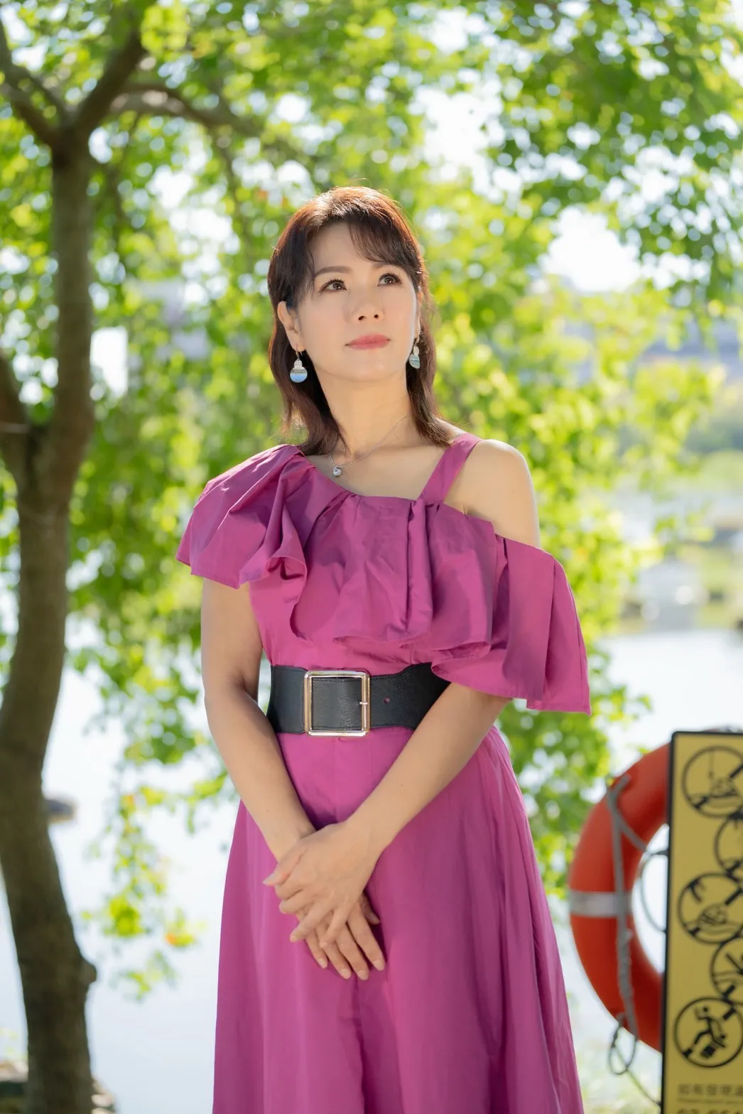 陳美月雙十年華就被延攬至屏東的民歌西餐廳出道,當時前後時段同事有彭佳慧、陳國華和民雄等歌手。音圓唱片提供