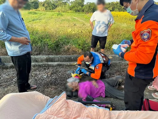 老婦昏迷倒臥偏僻小徑 好險!員警地毯式搜索救回一命