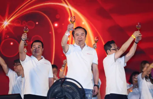 今年首場大型企業萬人尾牙 「餐飲三冠王」王品千萬摸彩金犒賞同仁