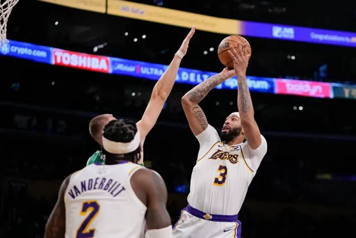 戴維斯聖誕大戰狂飆40分　湖人19年來第1人！還是敗給綠衫軍