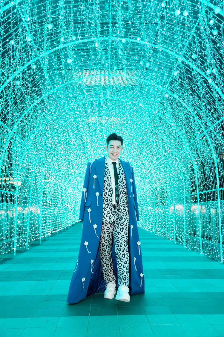 李明川聖誕節不孤單。產值娛樂提供