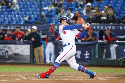 劉基鴻單場4安！差1支三壘安打就是完全打擊　