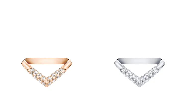 PAVÉ V 18K 金密鑲鑽石戒指（左）13萬2000元、Pt950鉑金密鑲鑽石戒指（右）14萬6000元。品牌提供