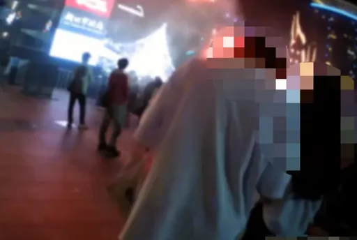 新北耶誕城有「攝狼」!鞋裝針孔偷拍辣妹裙底