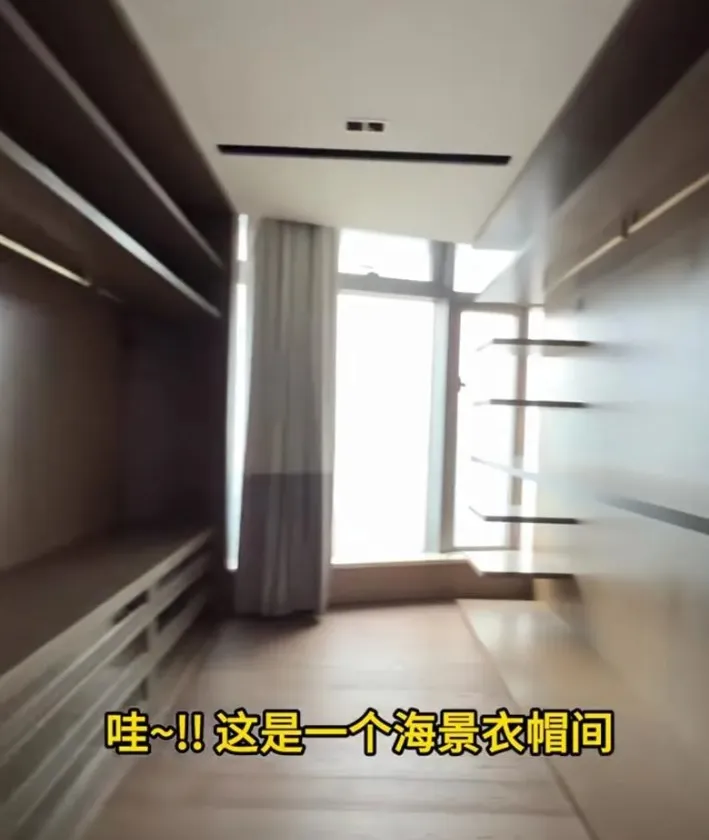 連衣帽間都可看海景。