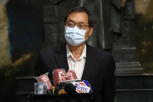 代侯友宜喊「0到6岁免健保费」遭卫福部打脸! 苏清泉致歉:一时口误