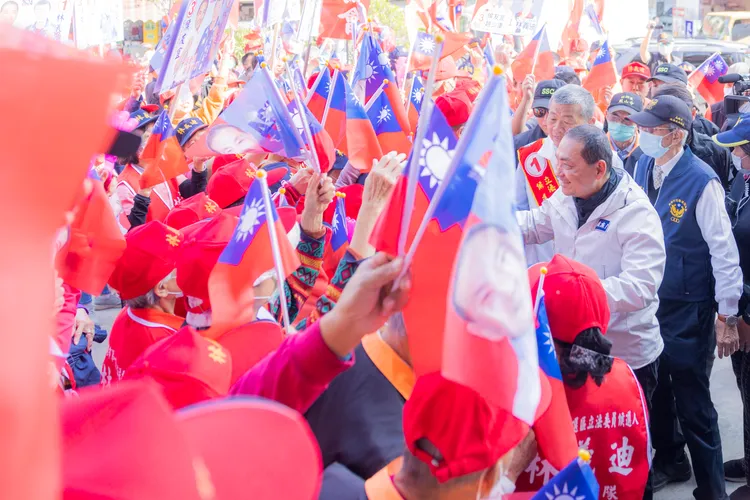 侯友宜到高雄，受到支持者歡迎。侯辦提供