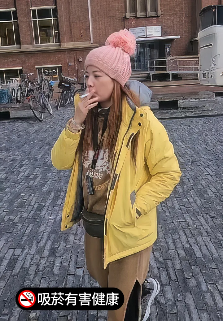 遊客不滿侯沁潔抽菸讓同團吸二手菸。讀者提供