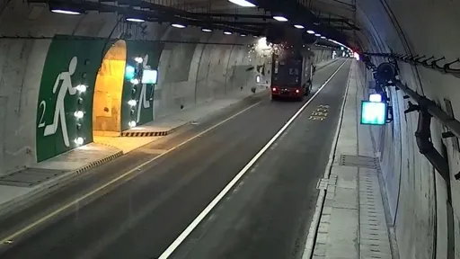 撞壞蘇花改隧道頂「噴流風機」 大車司機恐賠百萬年關難過