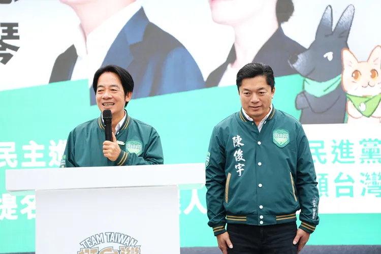 賴清德（左）與民進黨宜蘭立委候選人陳俊宇。賴清德競總提供