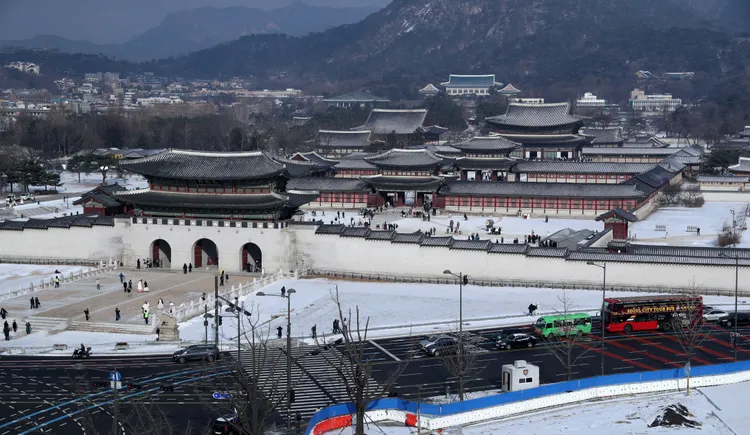 今天在首爾景福宮的遊客。新華社