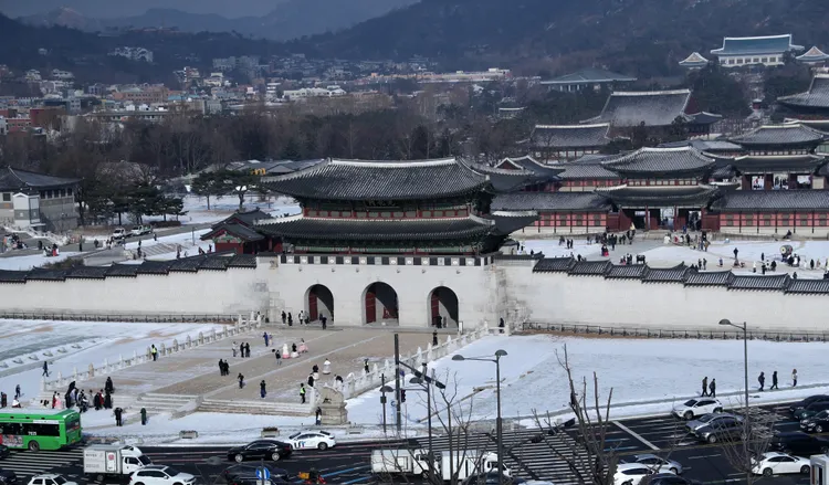 今天在首爾景福宮的遊客。新華社