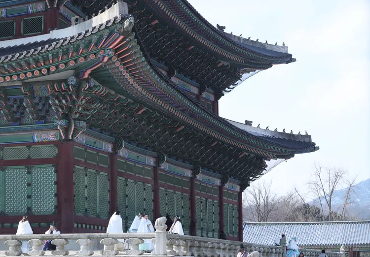 今天在首爾景福宮的遊客。新華社