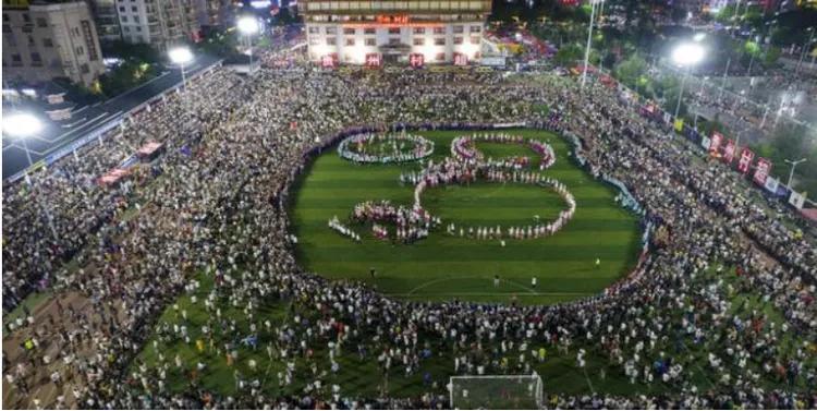 貴州小村舉辦的「村超」足球賽熱鬧不下正規球賽。翻攝微博