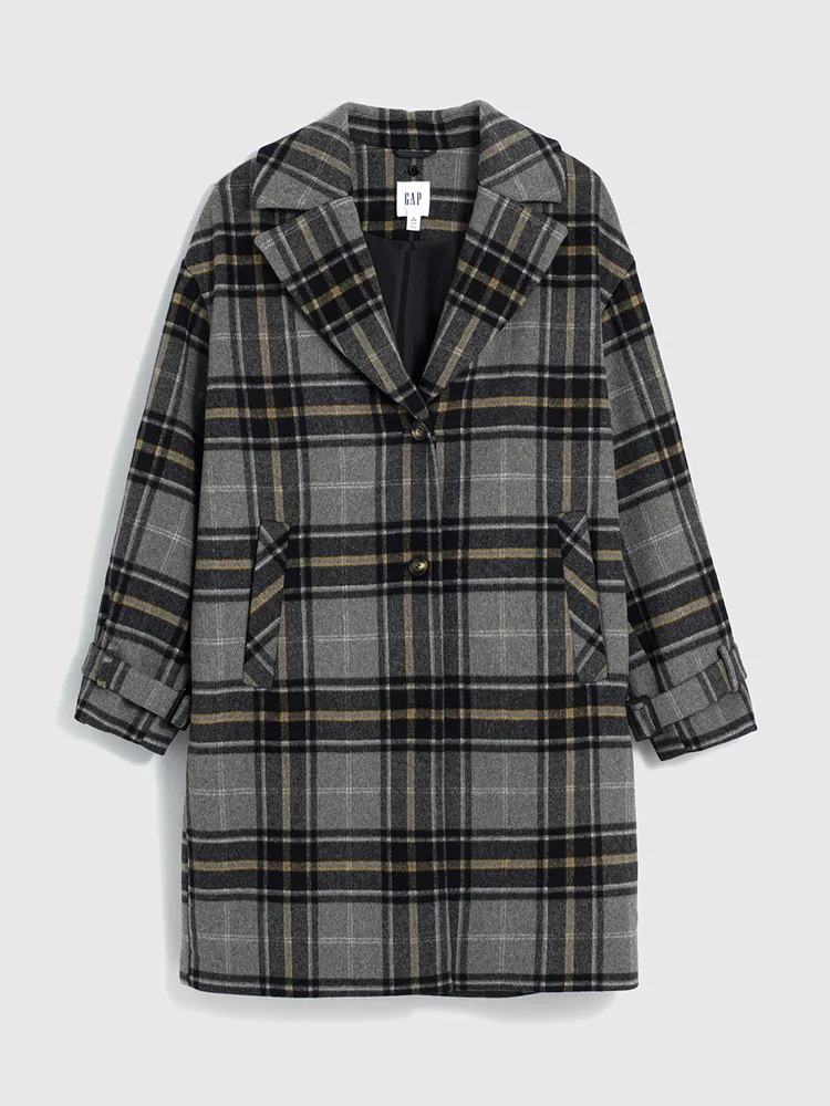 V領羊毛外套，4999元。品牌提供