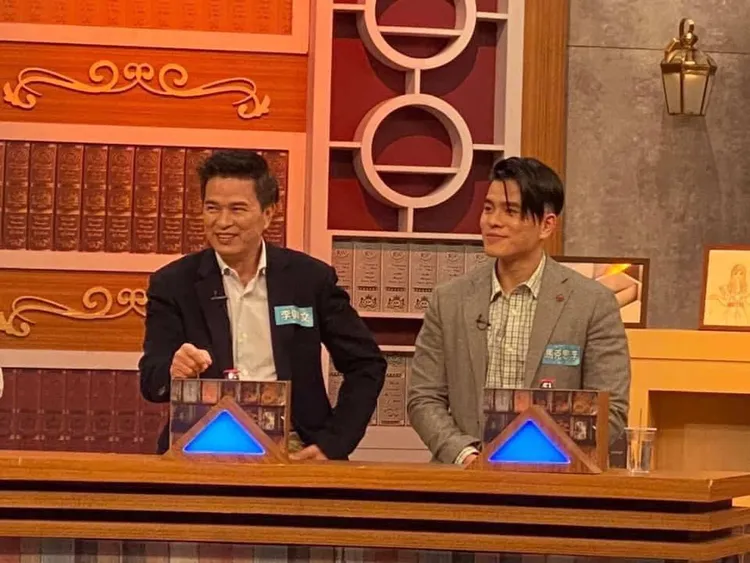 李興文（左）多次帶李堉睿上節目。翻攝李興文臉書