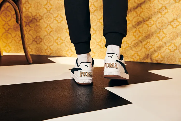 鞋款後方有外露式PUMA LOGO織標。品牌提供