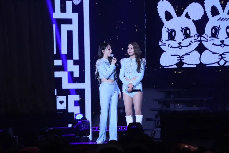 頌樂（右）、玟星整場幾乎以中文對話。讀者提供