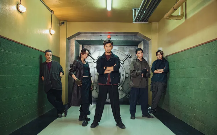 李銘忠（左起）、蔡思韵、陳柏霖、林哲熹和蔡凡熙組團搶銀行。甲上提供