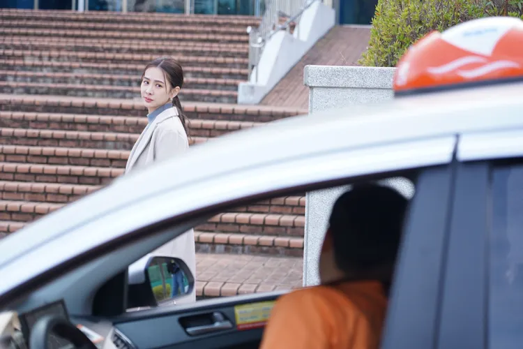 安心亞7天背完13頁《女孩上場2》全韓語劇本。客台、魔幻時刻電影提供