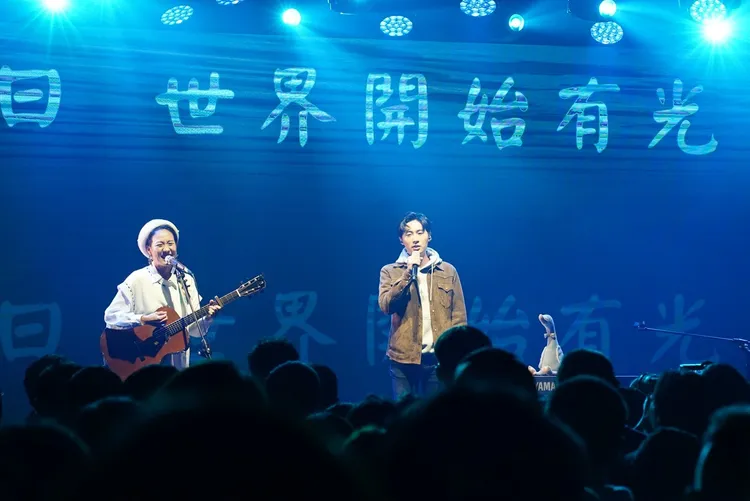 曾玟學說，「人在哪裡，心在哪裡，故鄉就在哪裡」，他自我認同已經是苗栗人。曾玟學服務處提供