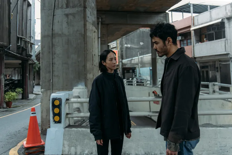 張鈞甯（左）和阮經天《查無此心》強強聯手飆演技。Netflix提供