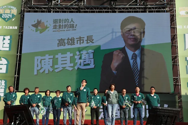 陳其邁表示，邱議瑩為高雄建設努力打拼，大旗美地區爭取重大建設高達500多億。邱議瑩總部提供