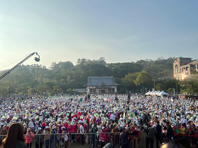 邱議瑩聯合競選總部成立大會，到場鄉親超過五千人。邱議瑩總部提供