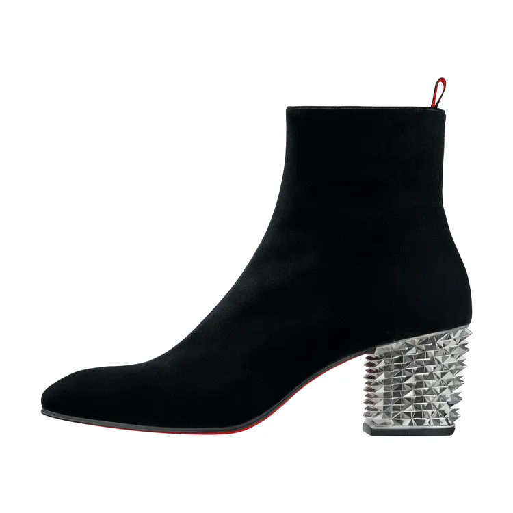 Rosarock 70銀色造型鞋跟黑色絨面短靴，5萬4600元。品牌提供