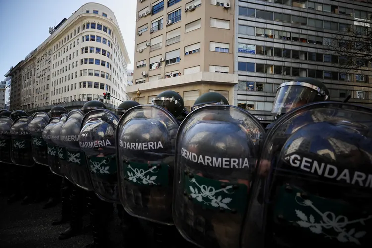 阿根廷警察強力維持抗議秩序。路透社
