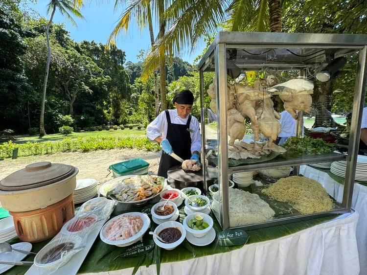 午餐提供大馬知名美食。吳玉愛攝