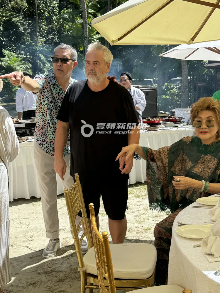 盧貝松暫時拋下打片行程前來祝賀。吳玉愛攝