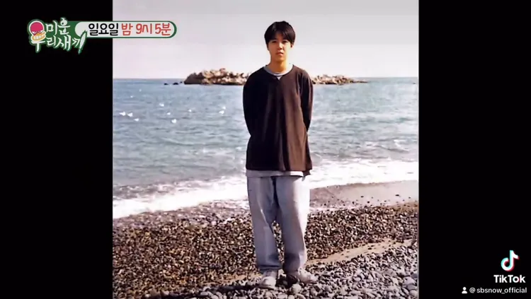 李東健腦中還停留在弟弟20歲的模樣。翻攝SBS