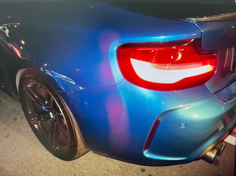 曾男駕駛的BMW轎車。民眾提供