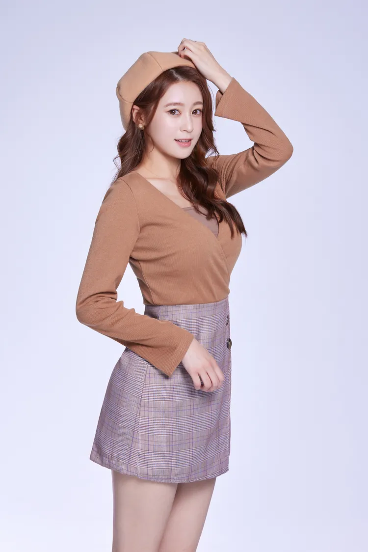 小默能言善道、言之有物，深受粉絲歡迎