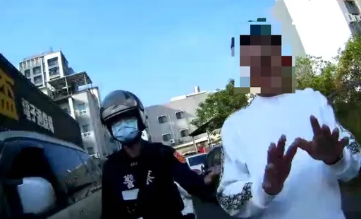 大叔遭盤查打哈哈「跟賴清德很熟」 跑路15年!懊悔不該交通違規