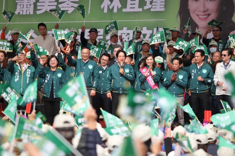 林宜瑾永康競選總部17日成立大會，賴清德回到台南力挺林宜瑾連任。林宜瑾總部提供