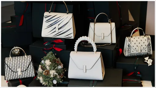 Valextra披刺繡、編織圖騰新衣 經典美包搭新把手詮釋靜奢風