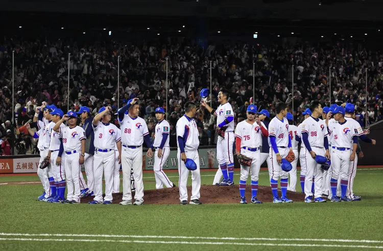 中華隊拿下大巨蛋史上第1勝。 林林攝