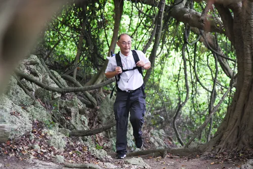 這紀錄不容易！15年揹水上山奉茶807次　黃柏霖競選CF公開