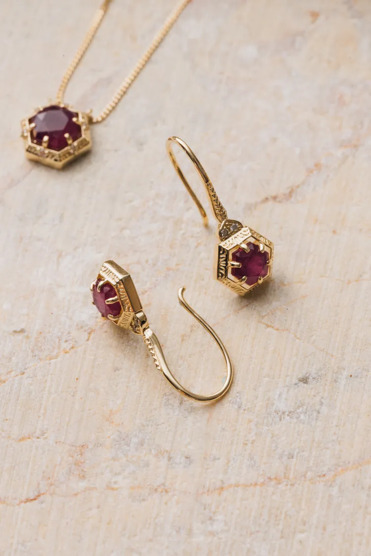 銀座限定復刻系列紅寶石－祕密花園。品牌提供