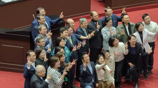 總預算三讀!陳建仁到立院致意 游錫堃提5面向努力:為人民謀最大福利