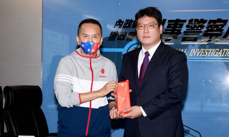 常如山總裁親至刑事局致贈獎金