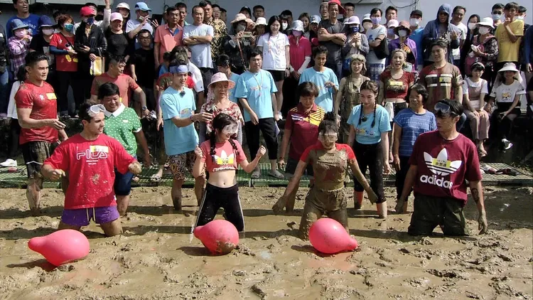 阿嬤為獎金吵架走心。民視提供