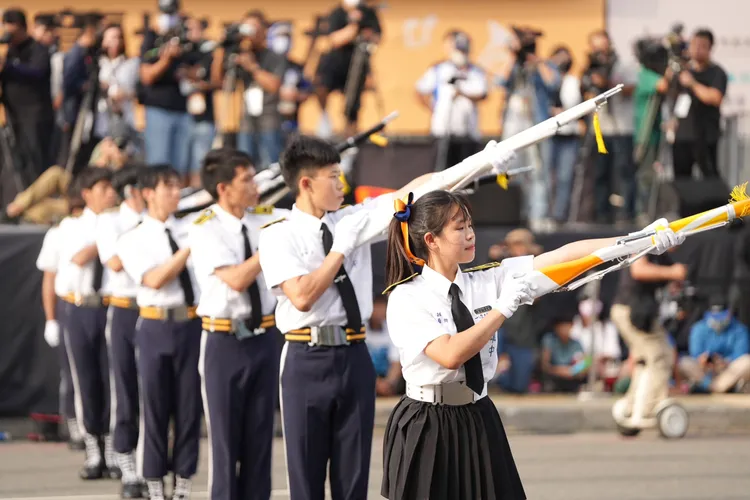 高雄中學儀隊精彩表演。市府提供